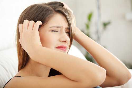 a severe headache when the plane decreases: what to do and why occurs